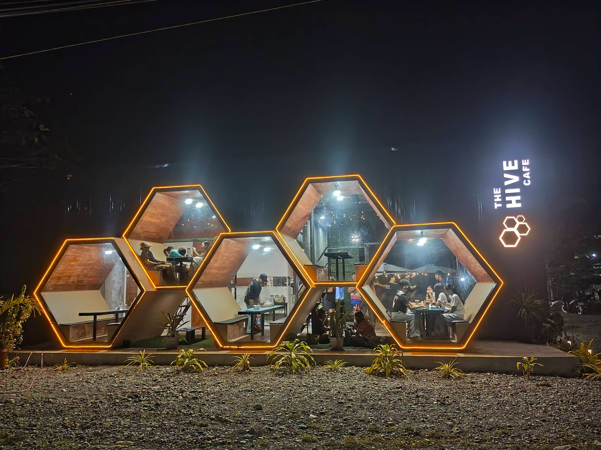 HEXAGON SIZE 3/8 TEMPERED CLEAR GLASS
